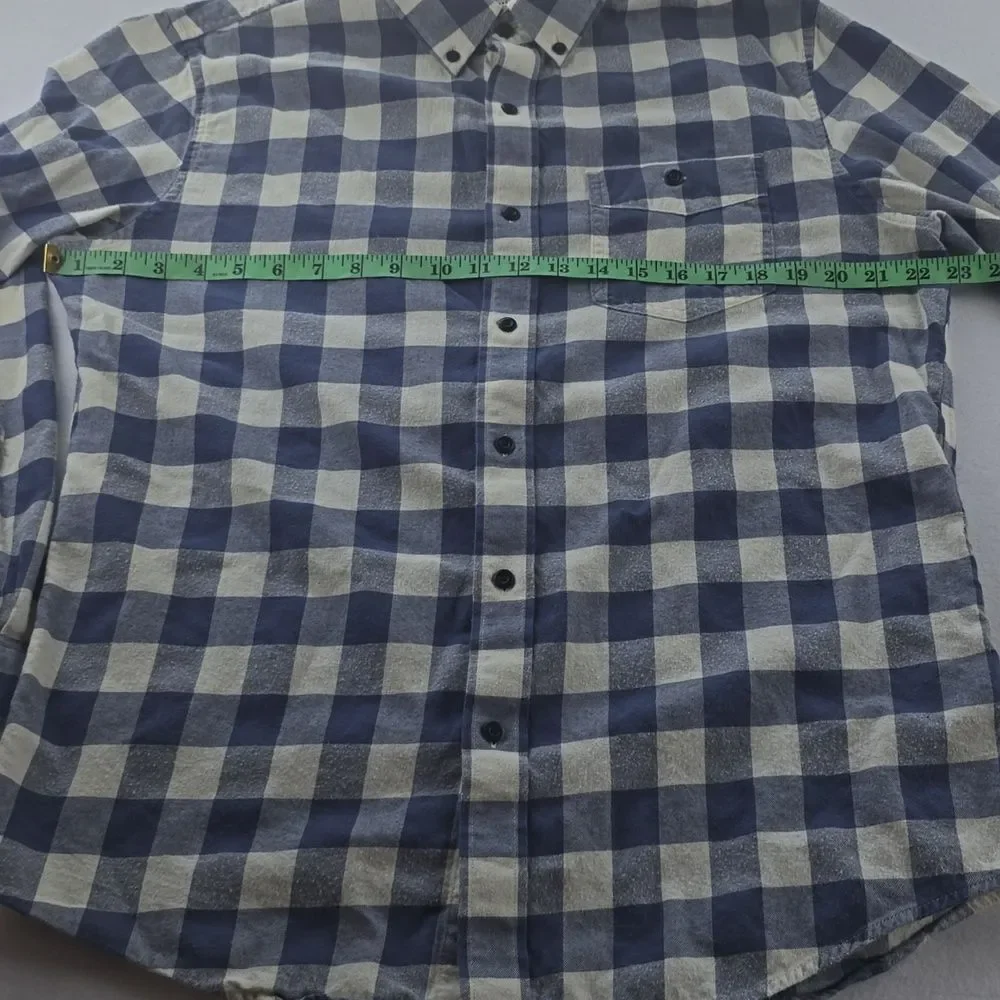 L.L.Bean Men's Comfort Stretch Chambray Shirt, Long-Sleeve Slightly Fitted Large